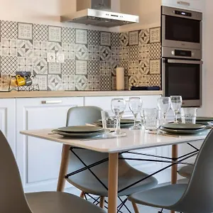 Appartement Modern'blue - Gare A 3min-geneve Acces Direct, Annemasse